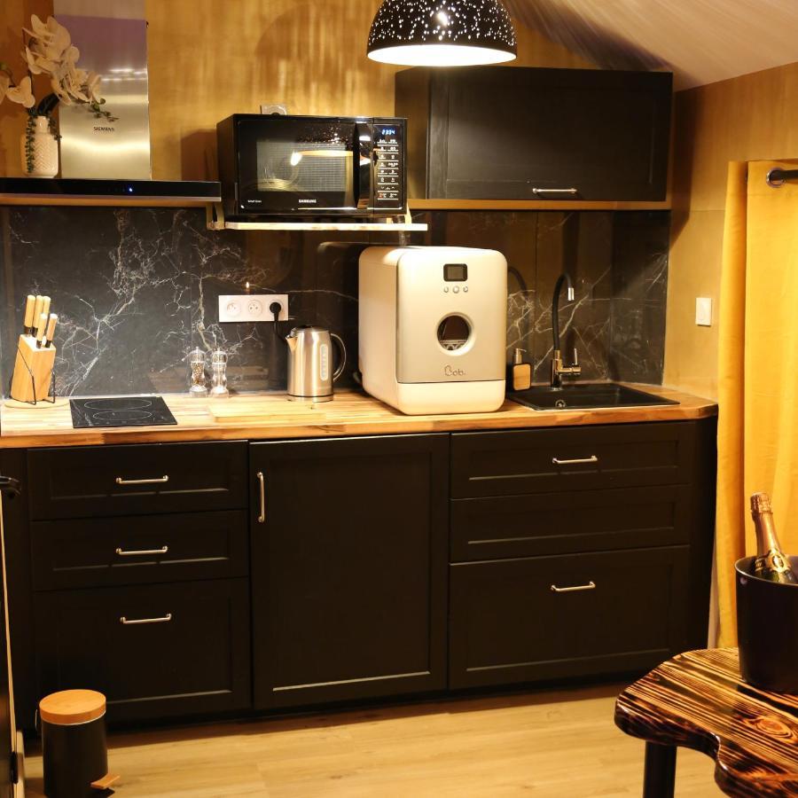 Love Room Gold - Les Delices Rooms Angers Bagian luar foto