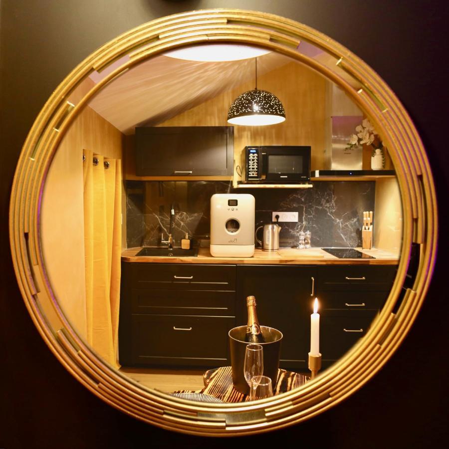 Love Room Gold - Les Delices Rooms Angers Bagian luar foto
