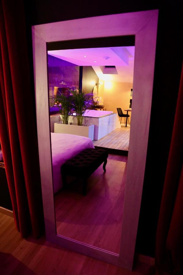Love Room Gold - Les Delices Rooms Angers Bagian luar foto